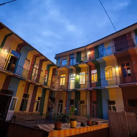 Casa De La Musica Hostel-2